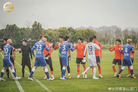 英雄林动不满恶霸雷氏父子欺辱，因而为了宗族自由勇闯青阳镇打猎年夜会。他在机缘偶合下取得神秘祖符，因而一夜之间成为武林高手。护妹狂魔化身龙拳少年打扫恶霸的同时，也因祖符奥秘的泄露而被各方权势黑暗盯上，一场机谋同自由的较劲火热对撞。