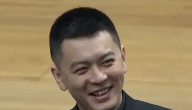 维尼修斯目前已经开启训练两周时间，并且进行了有球训练&参与队友合练，甚至在伤病后的三周就已经在训练了。